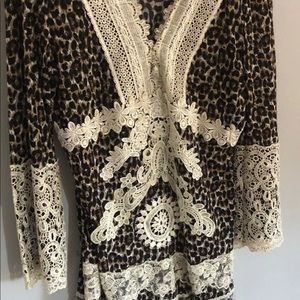 Leapard lace top